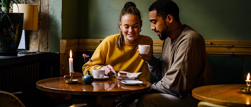Man and woman hiking together as example for second date